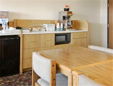 Red Carpet Inn - Windom Ресторан фото